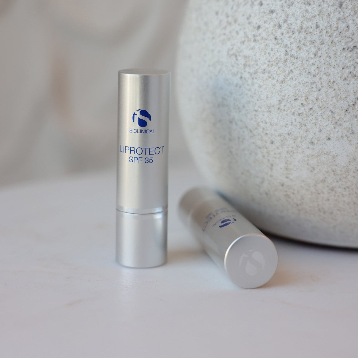 iS Clinical  LiProtect SPF 35